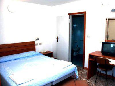 Blitz Hotel Римини Екстериор снимка